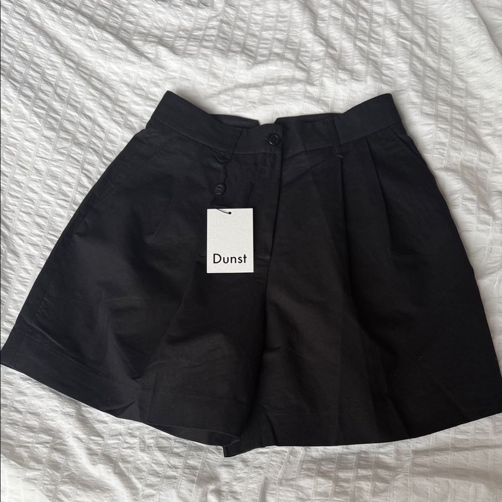 Dunst Black Pleated Shorts